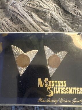 Montana Silversmiths Silver Tone and Coin Collar Tips